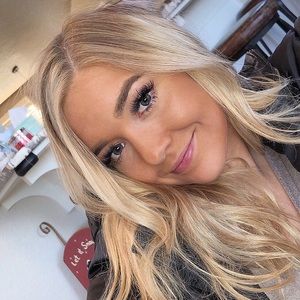 Meet your Posher, Abi